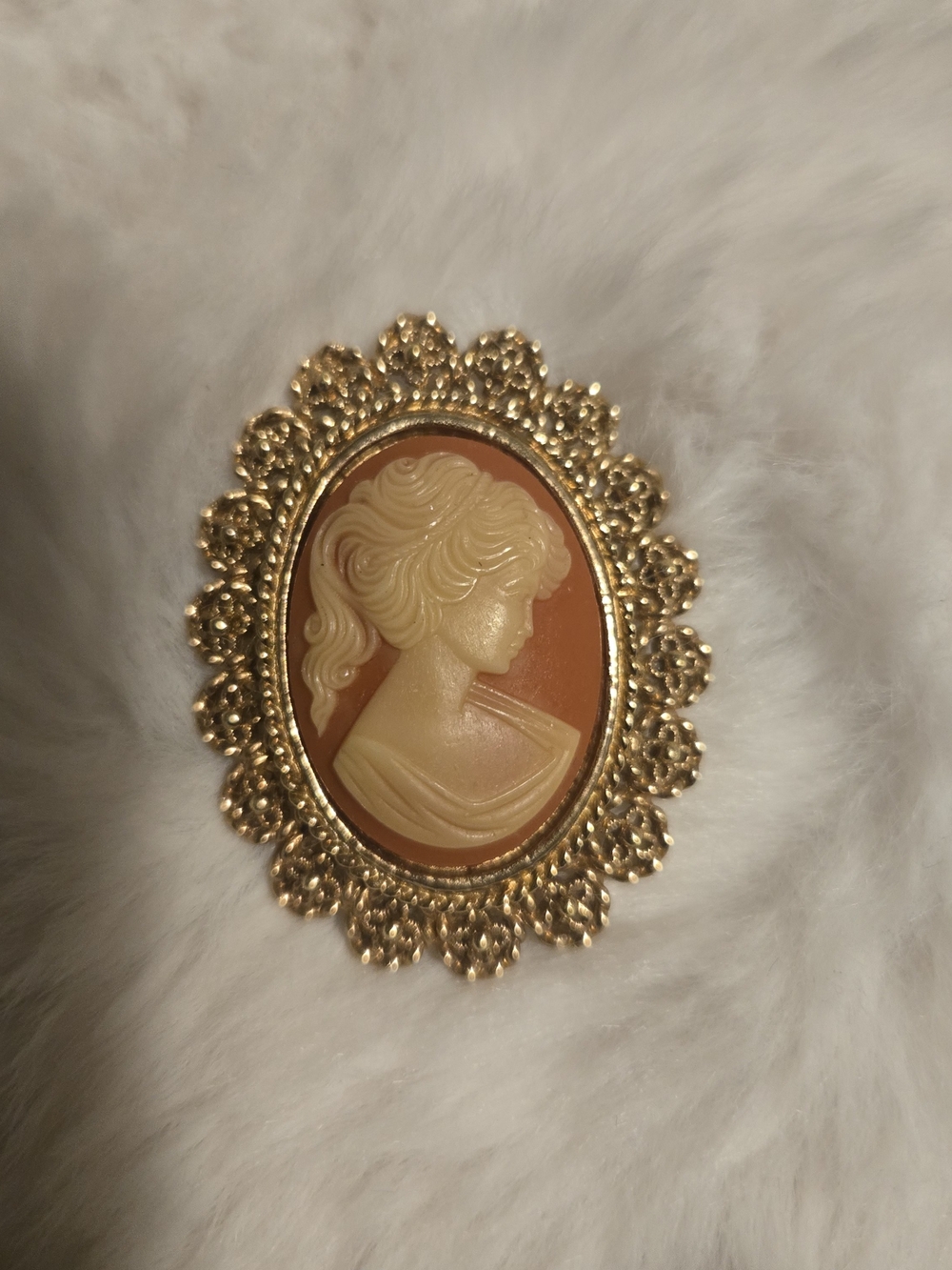 Gold-Tone Cameo Brooch with Cream Cameo Profile